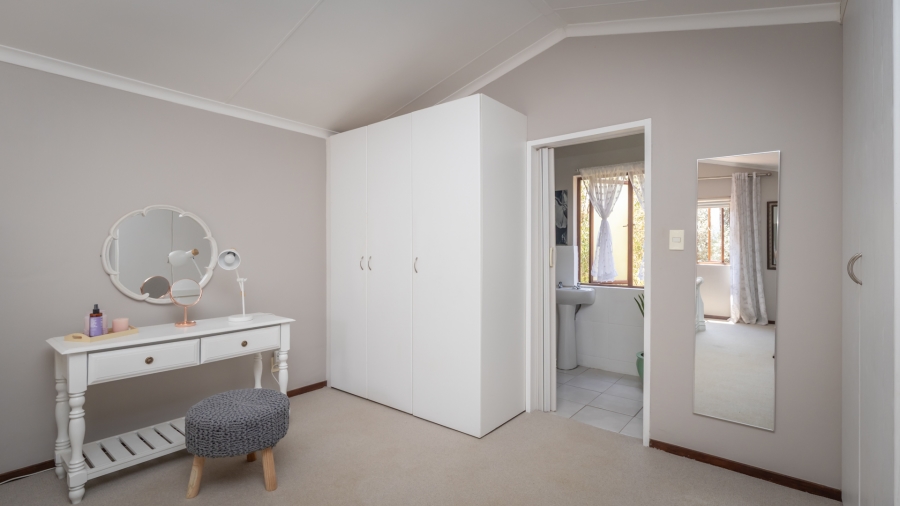 3 Bedroom Property for Sale in The Coves North West